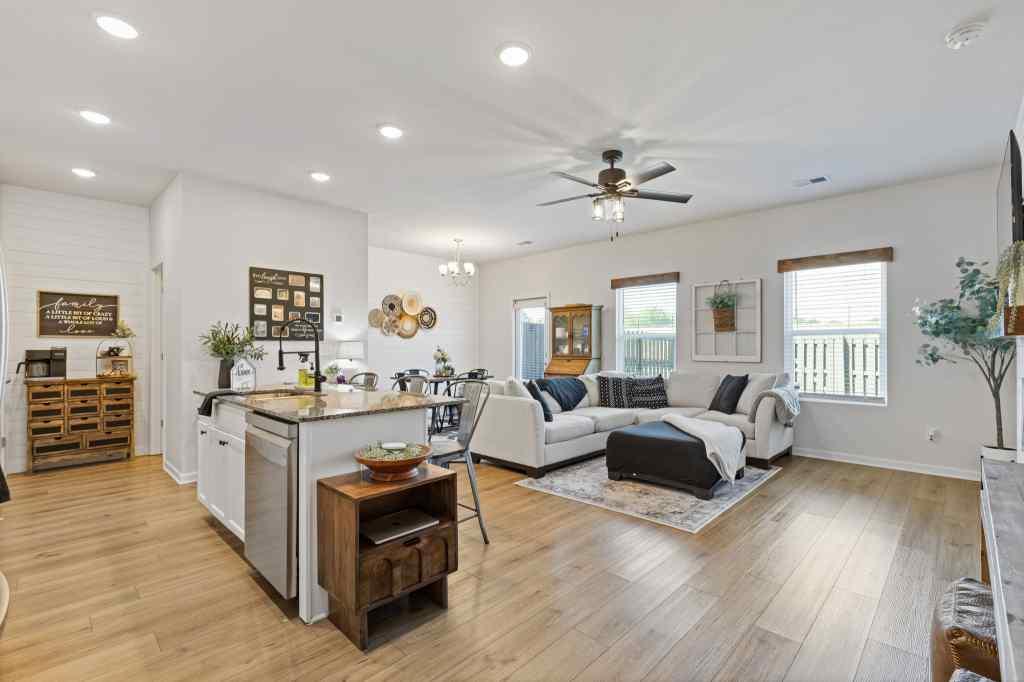 60 Huntley Trace