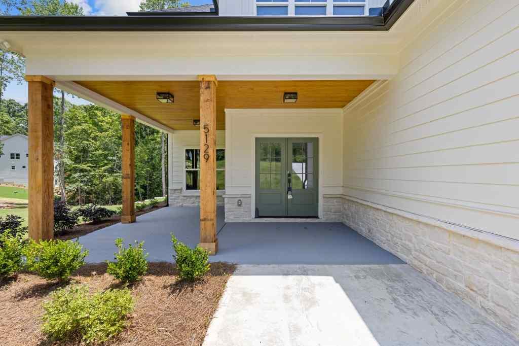5129 Lee Road