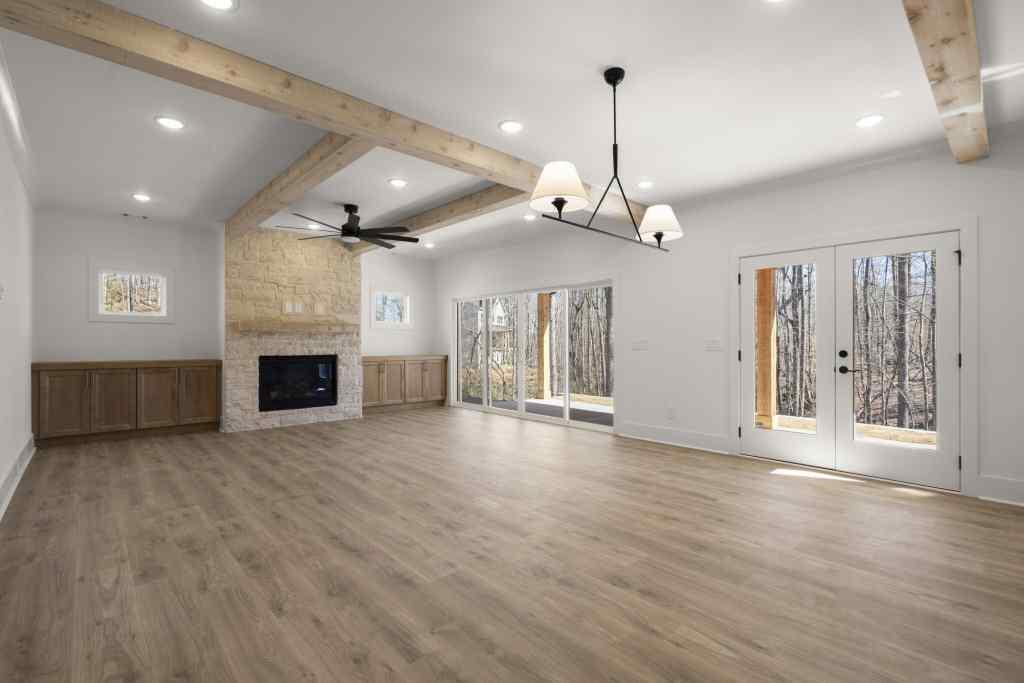 5129 Lee Road
