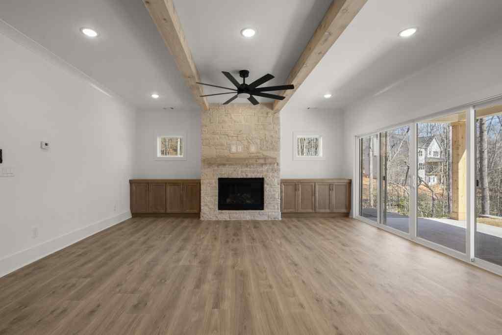 5129 Lee Road