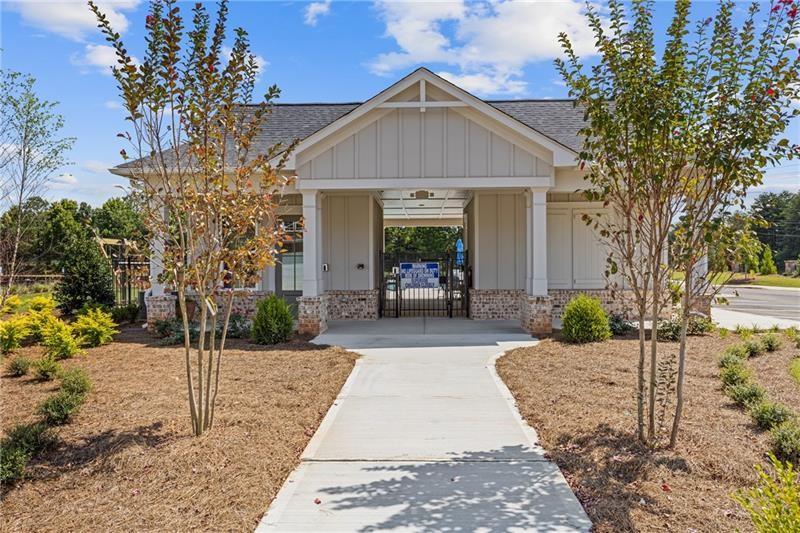 990 Elwood Street