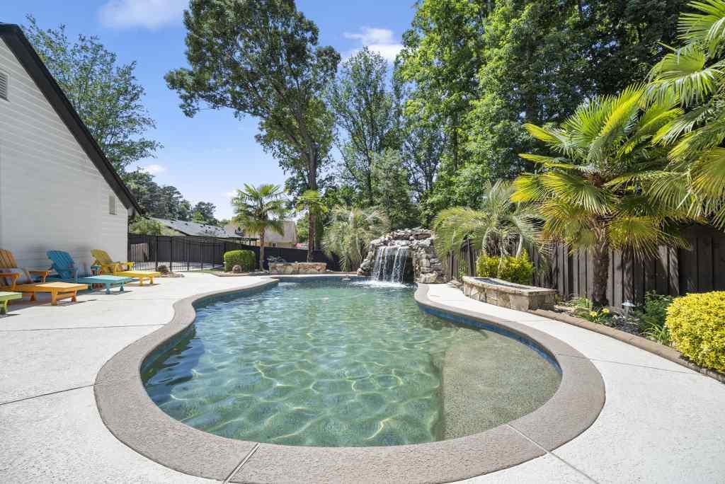 2504 Braselton Highway