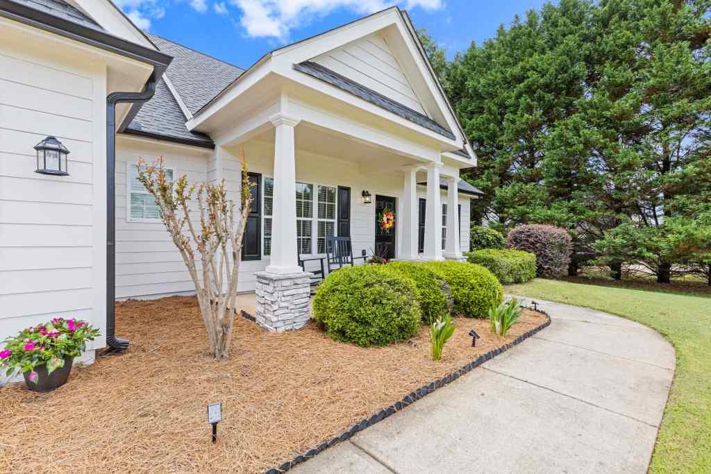 360 Finch Way