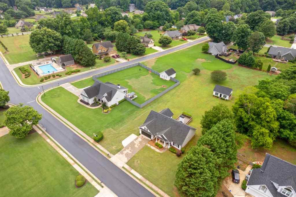 360 Finch Way