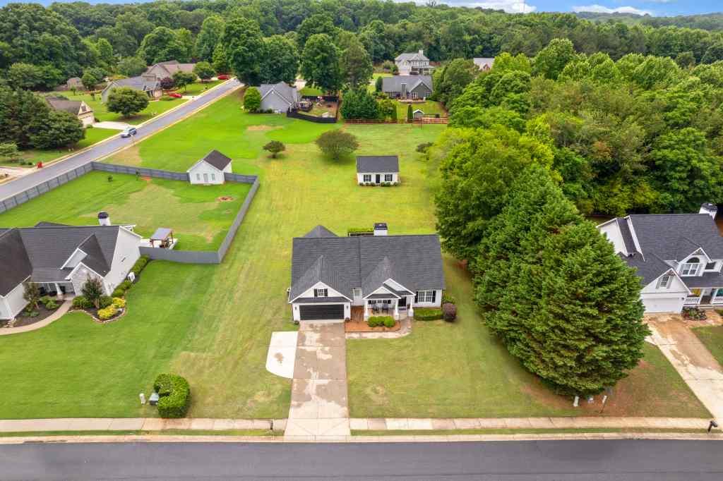 360 Finch Way