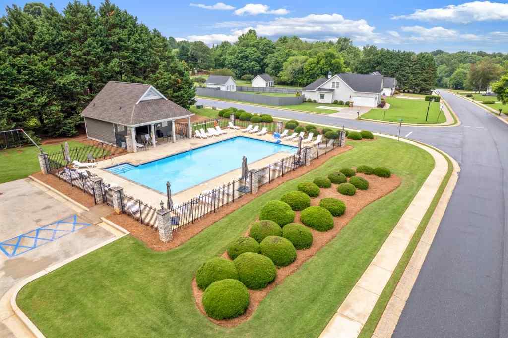 360 Finch Way
