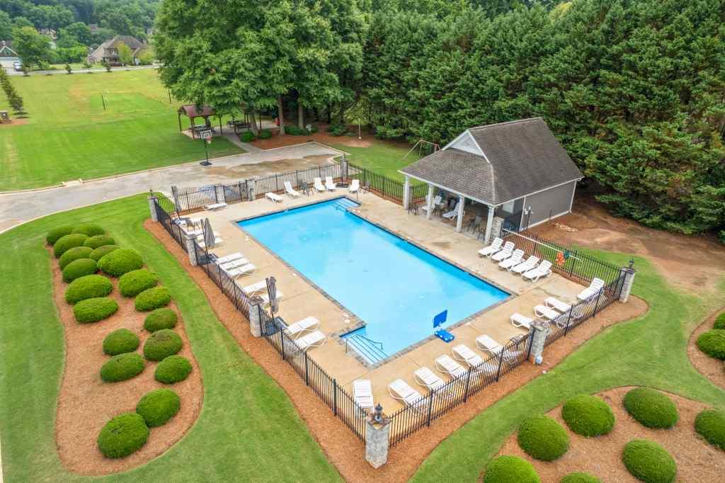 360 Finch Way
