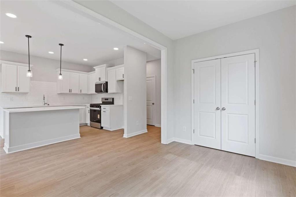 379 Summerville Lane Unit 12