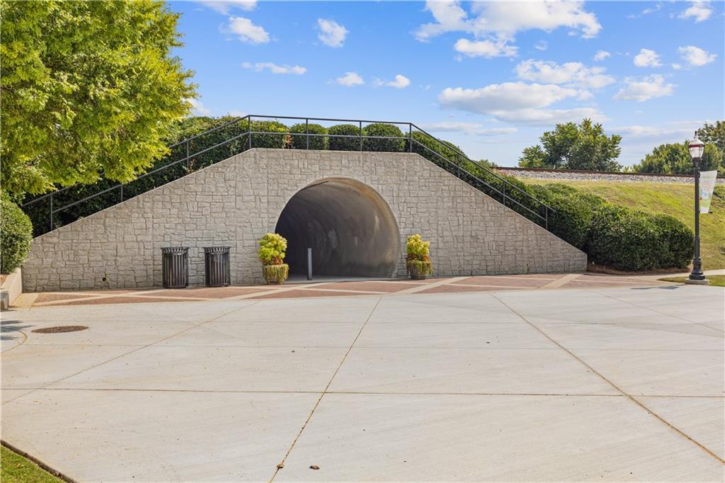 2737 Hallwood Lane