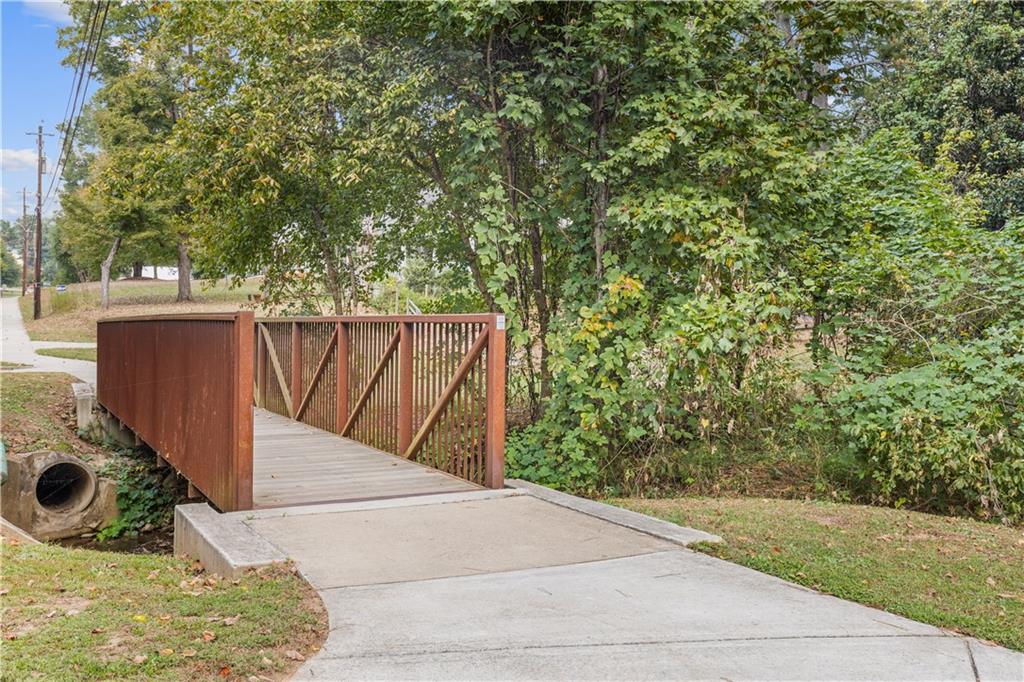 2737 Hallwood Lane
