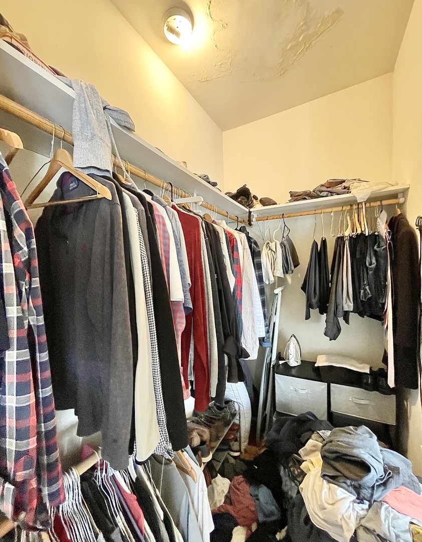 1141 W Webster Avenue Unit: 2R