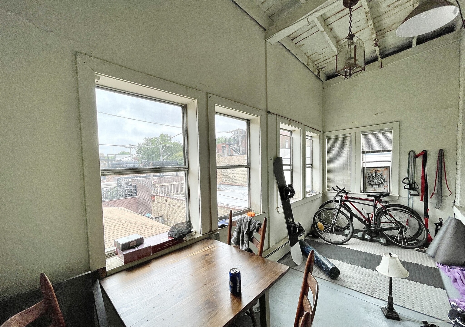 1141 W Webster Avenue Unit: 2R