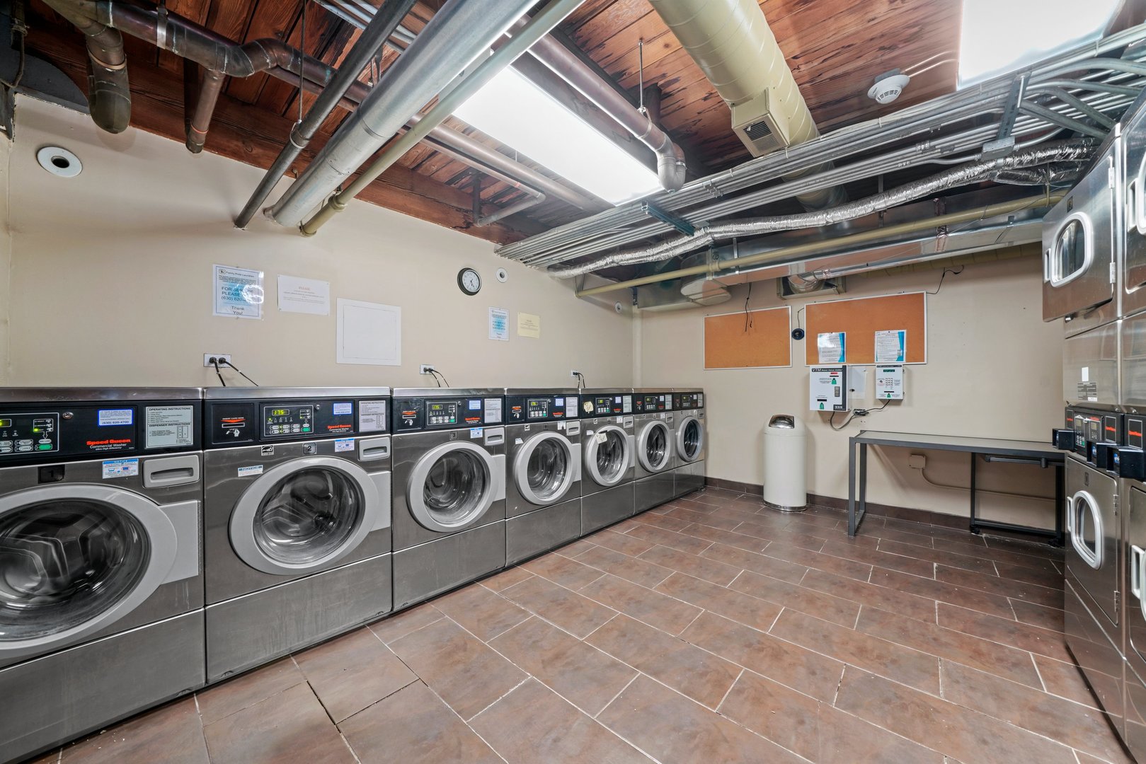 225 W Huron Street Unit: 619