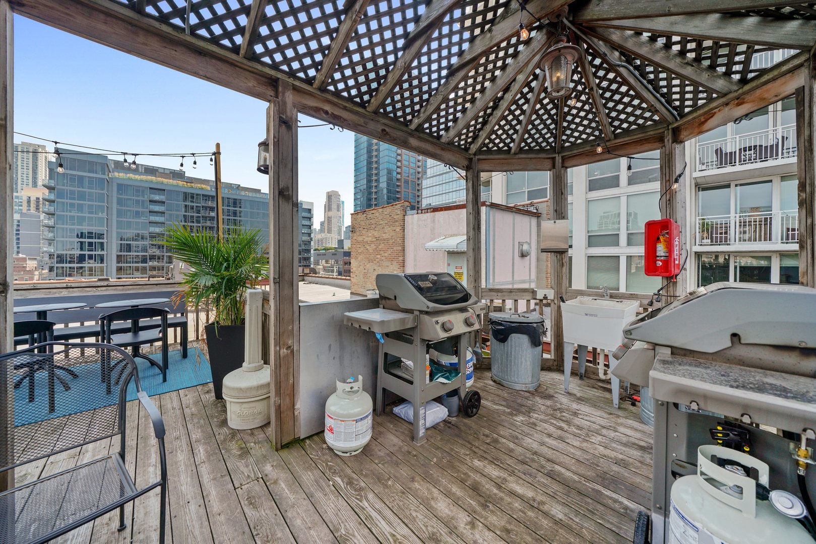 225 W Huron Street Unit: 619