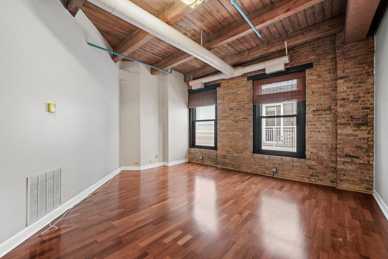 225 W Huron Street Unit: 619