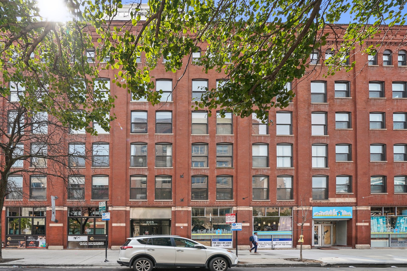 225 W Huron Street Unit: 619