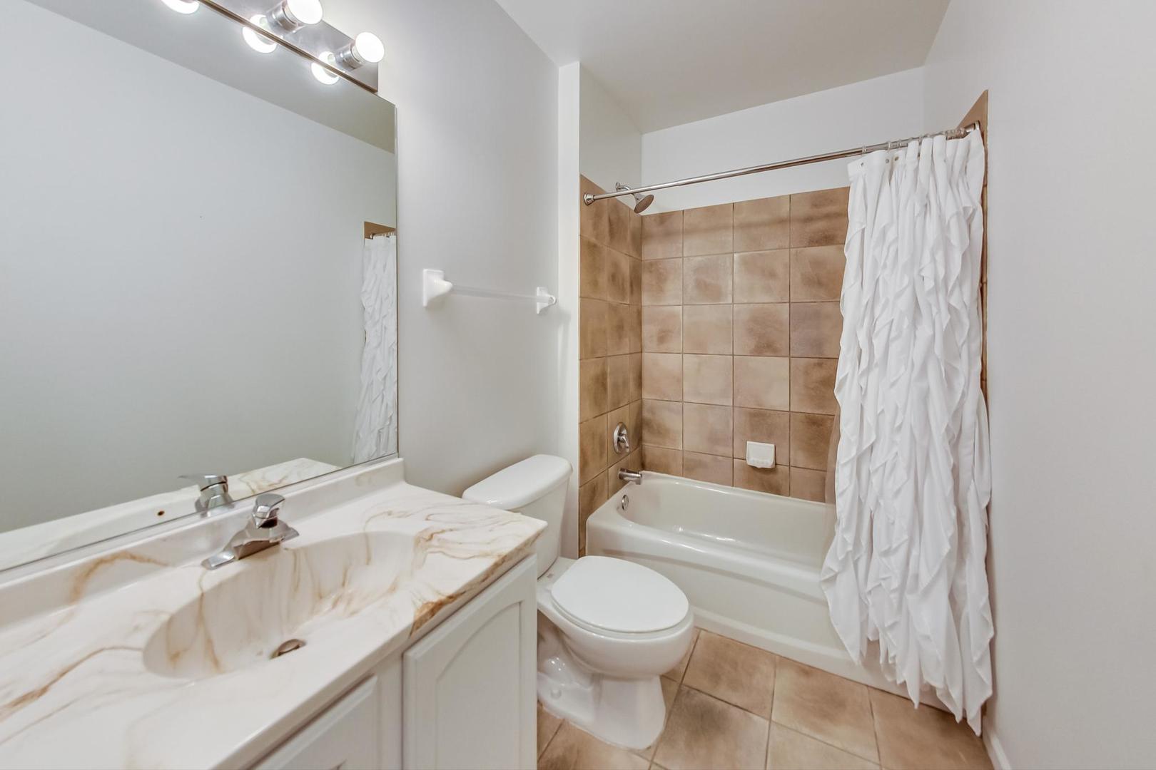 630 N State Street Unit: 2004