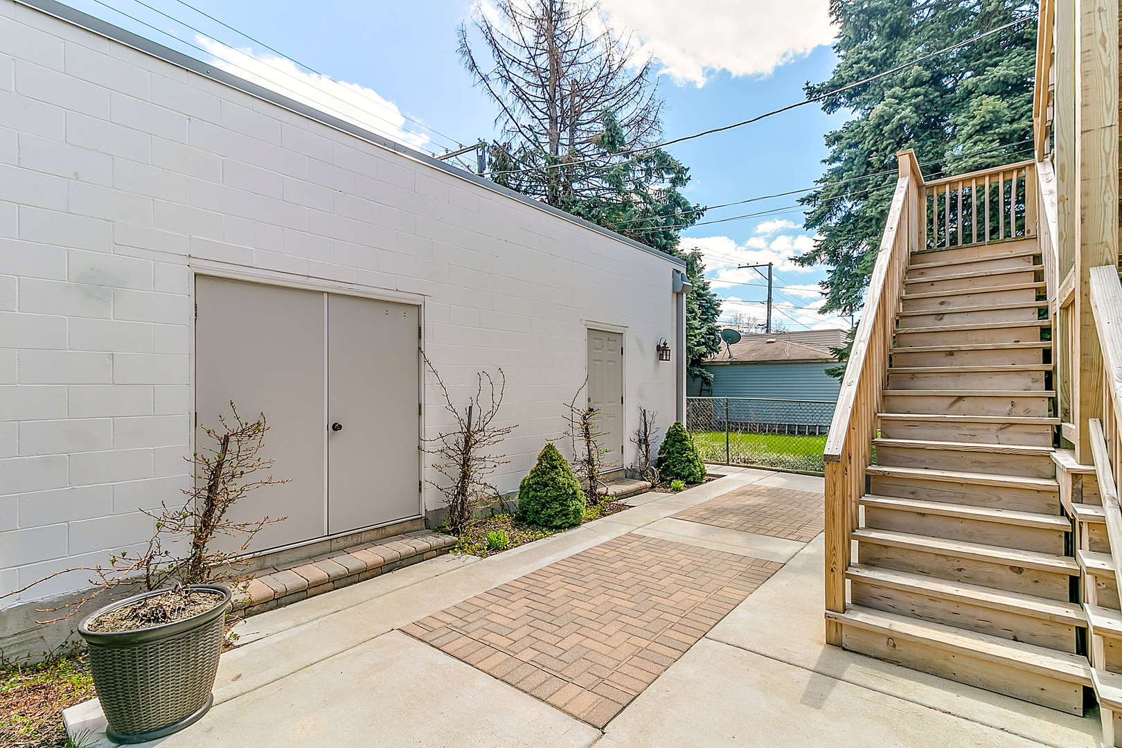 1713 N Campbell Avenue Unit: 1