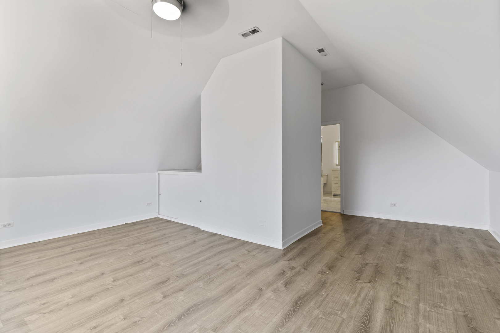 1409 W Superior Street Unit: 3R