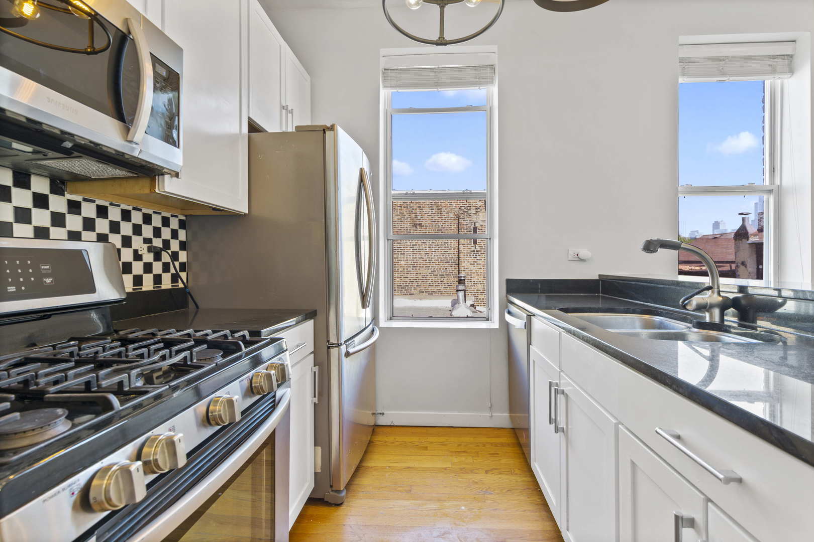 1409 W Superior Street Unit: 3R