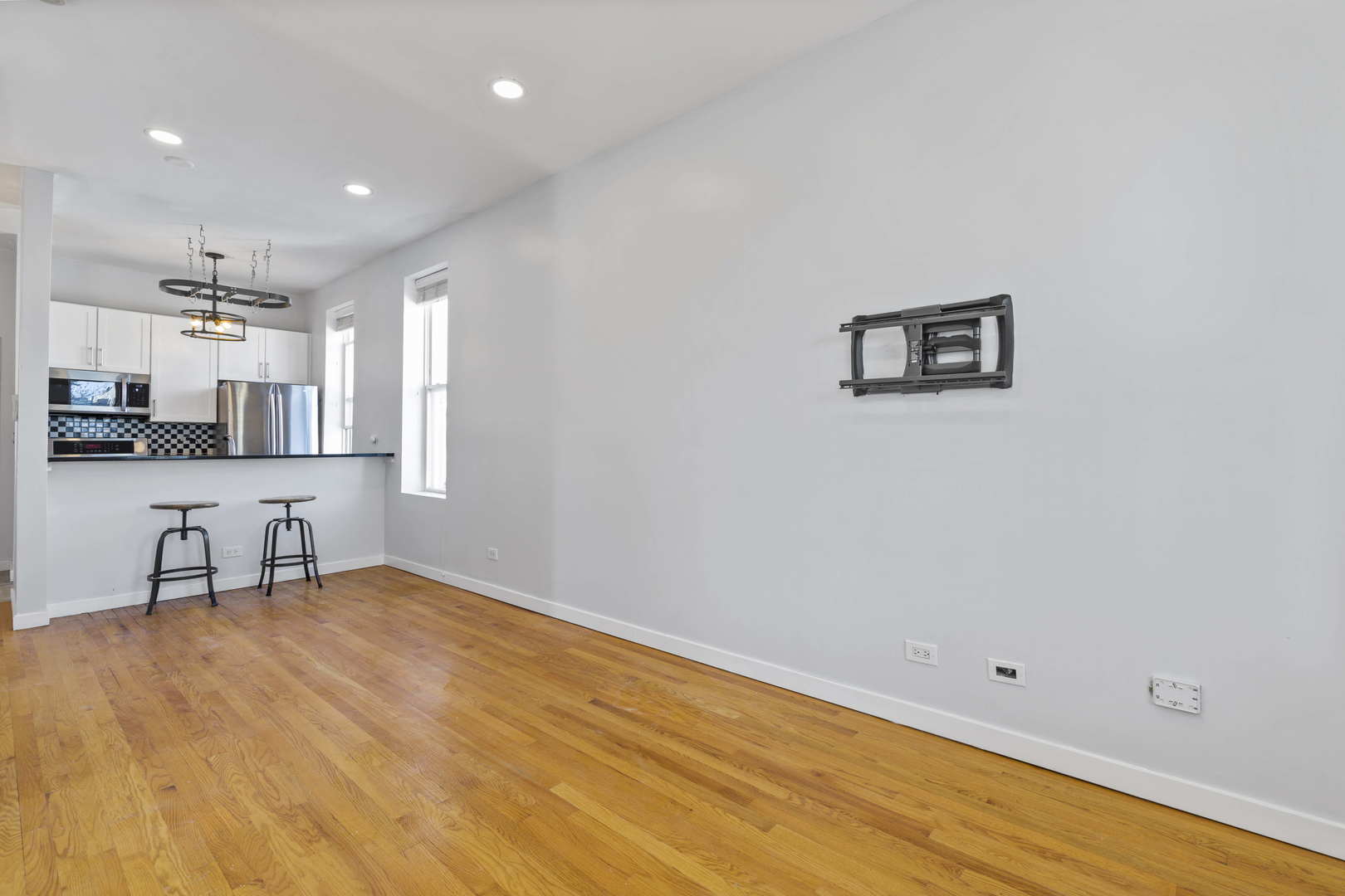 1409 W Superior Street Unit: 3R