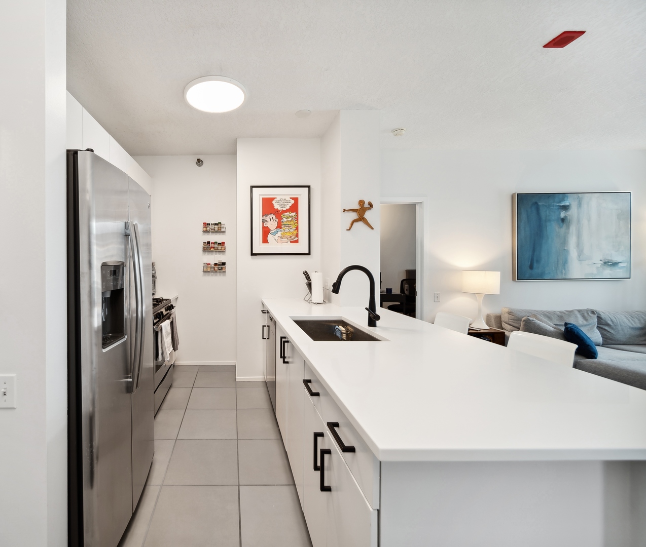 600 N Kingsbury Street Unit: 712