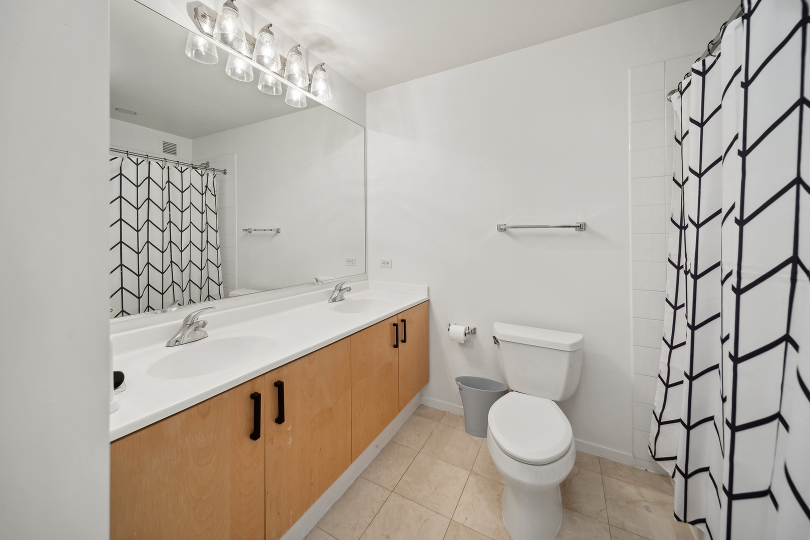 600 N Kingsbury Street Unit: 712