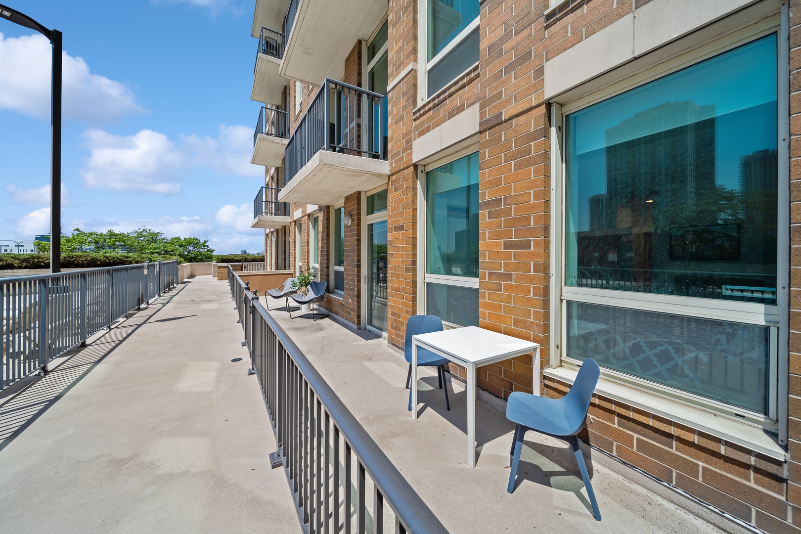 600 N Kingsbury Street Unit: 712