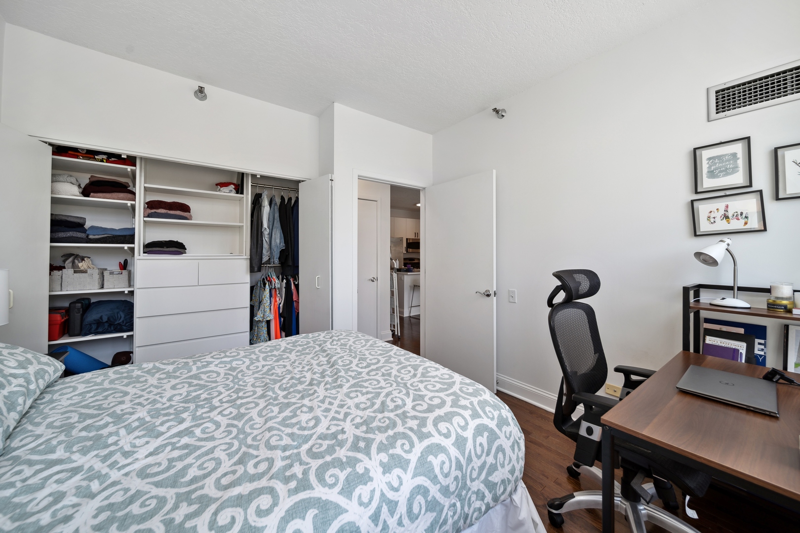 600 N Kingsbury Street Unit: 712