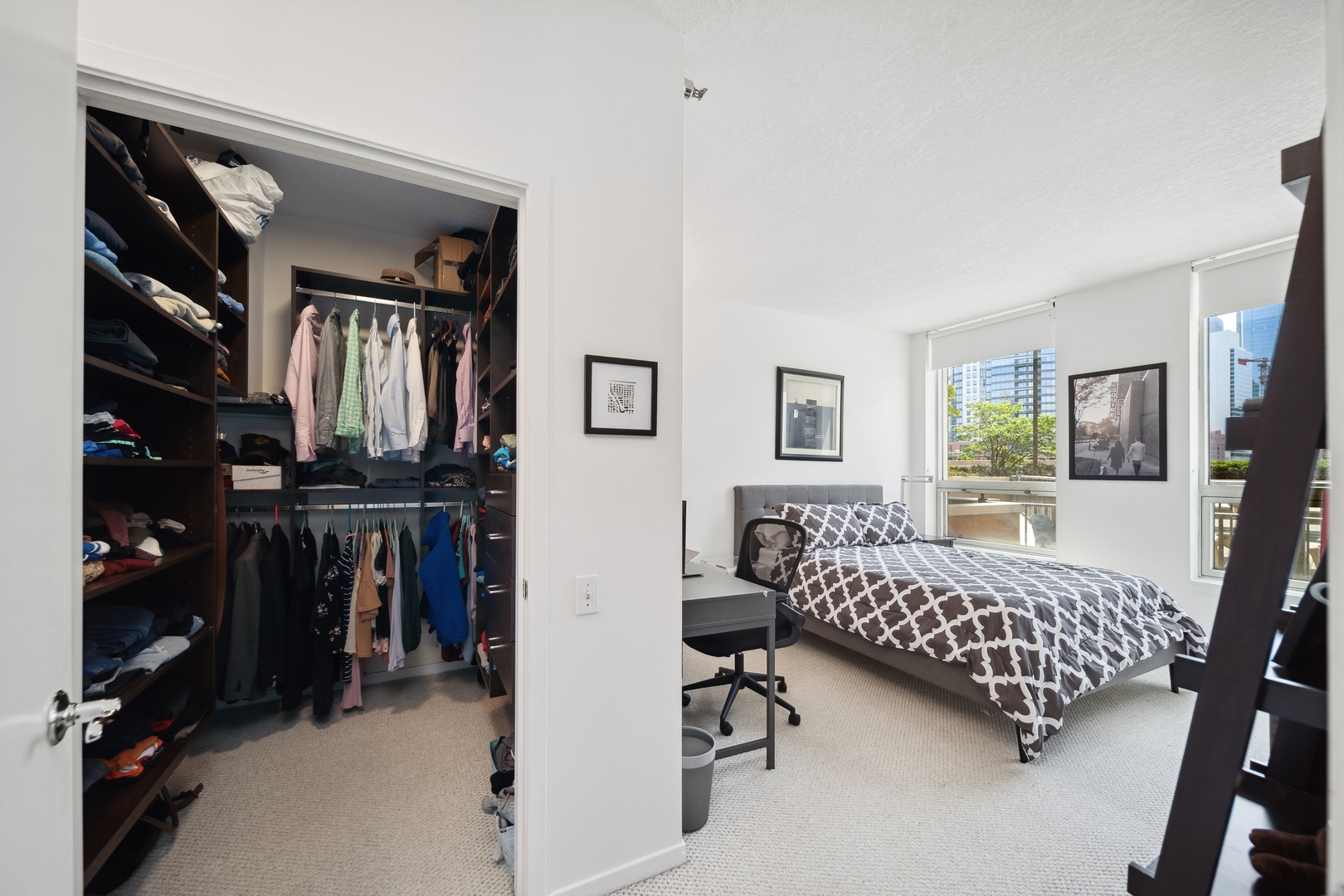 600 N Kingsbury Street Unit: 712