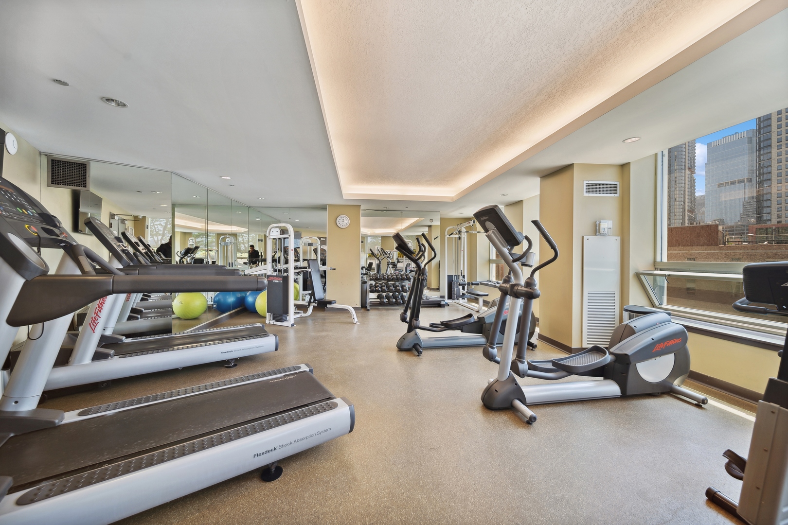 600 N Kingsbury Street Unit: 712
