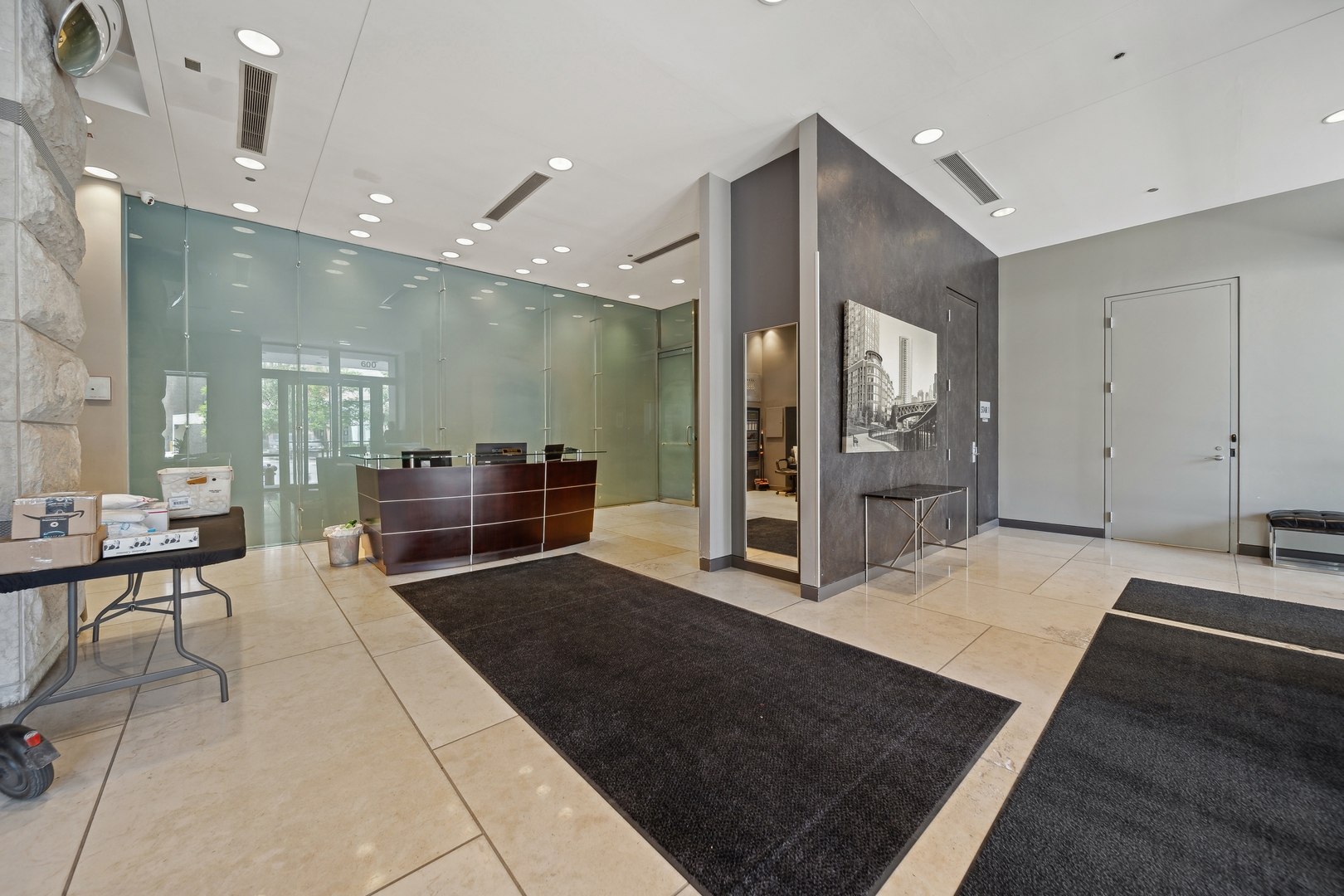 600 N Kingsbury Street Unit: 712