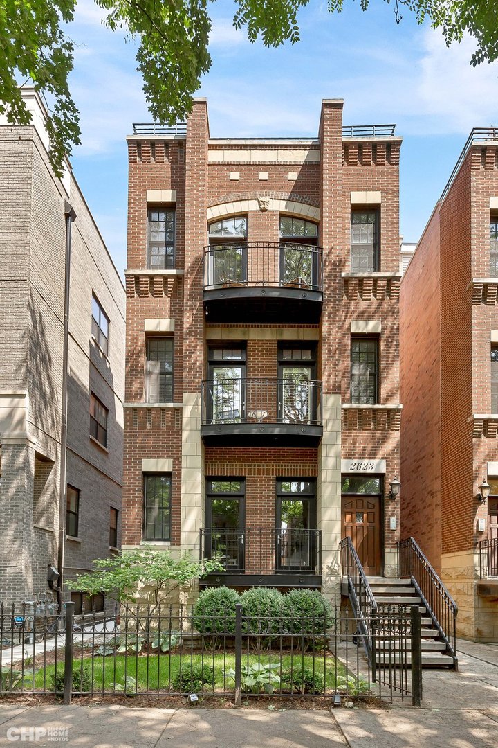 2623 N Wilton Avenue Unit: 2