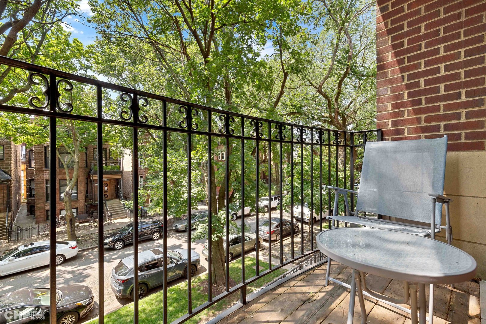 2623 N Wilton Avenue Unit: 2