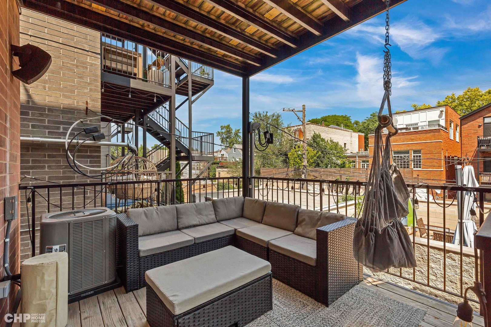 2623 N Wilton Avenue Unit: 2