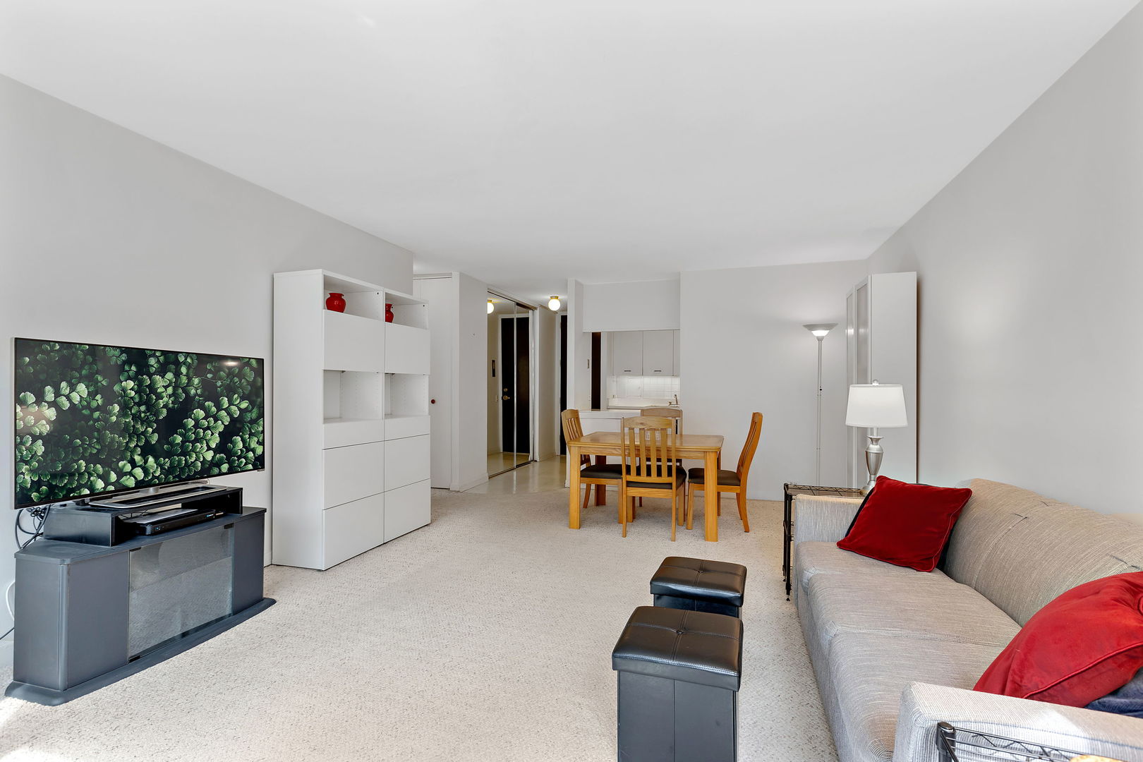 535 N Michigan Avenue Unit: 2105