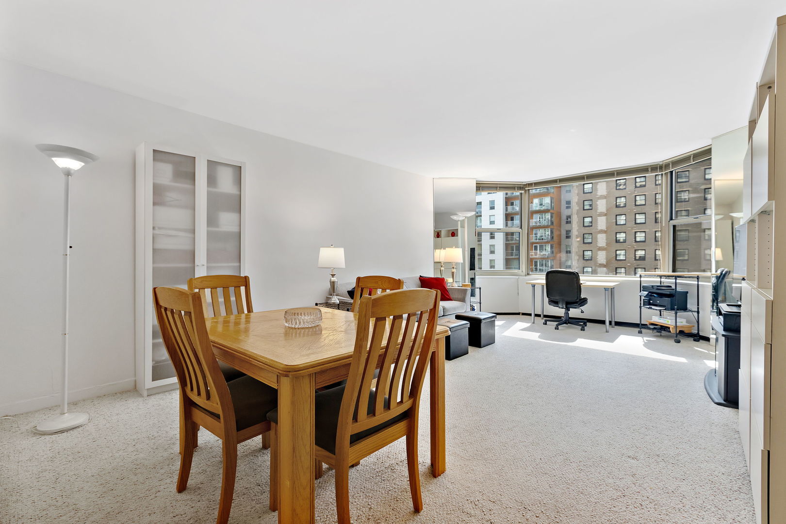 535 N Michigan Avenue Unit: 2105