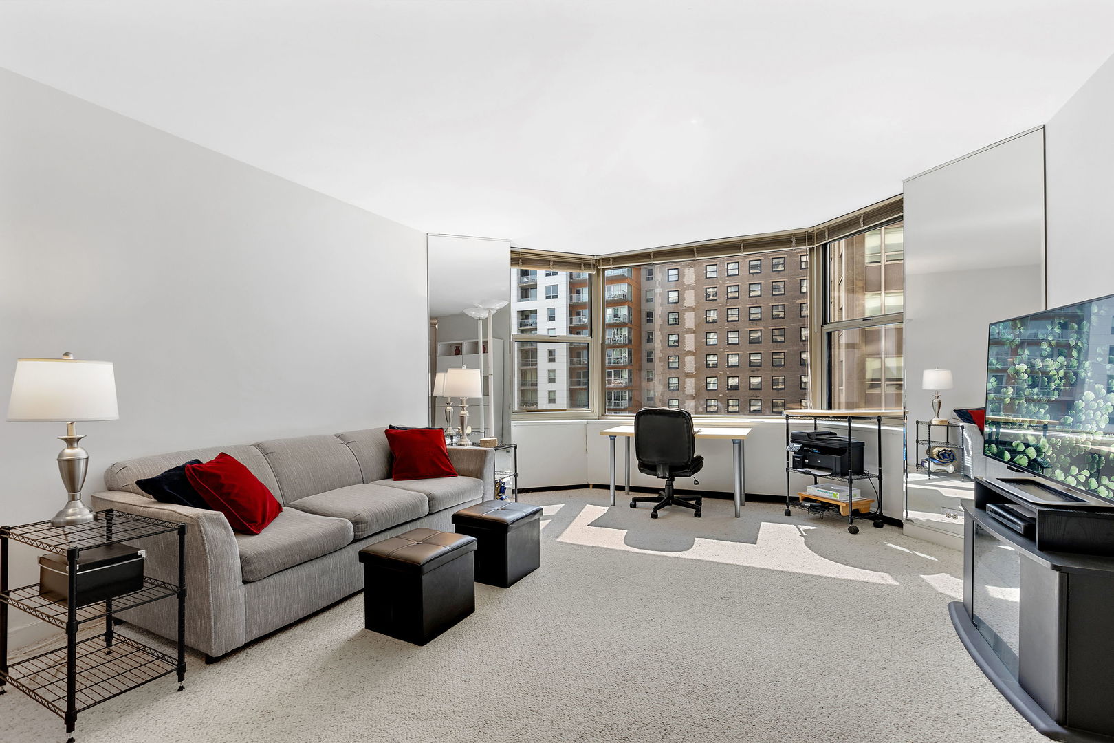 535 N Michigan Avenue Unit: 2105