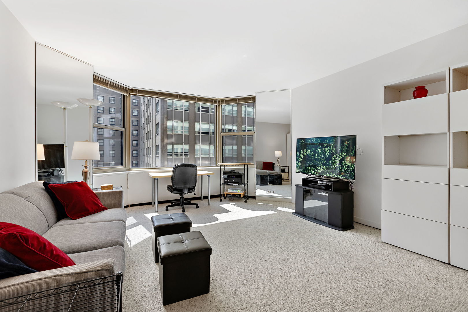 535 N Michigan Avenue Unit: 2105