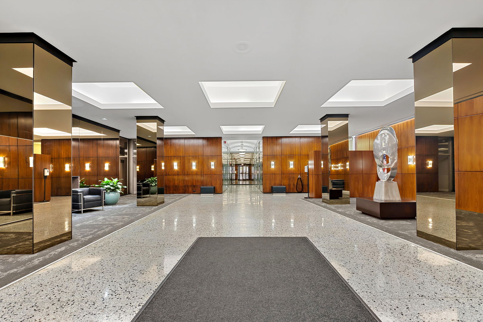 535 N Michigan Avenue Unit: 2105