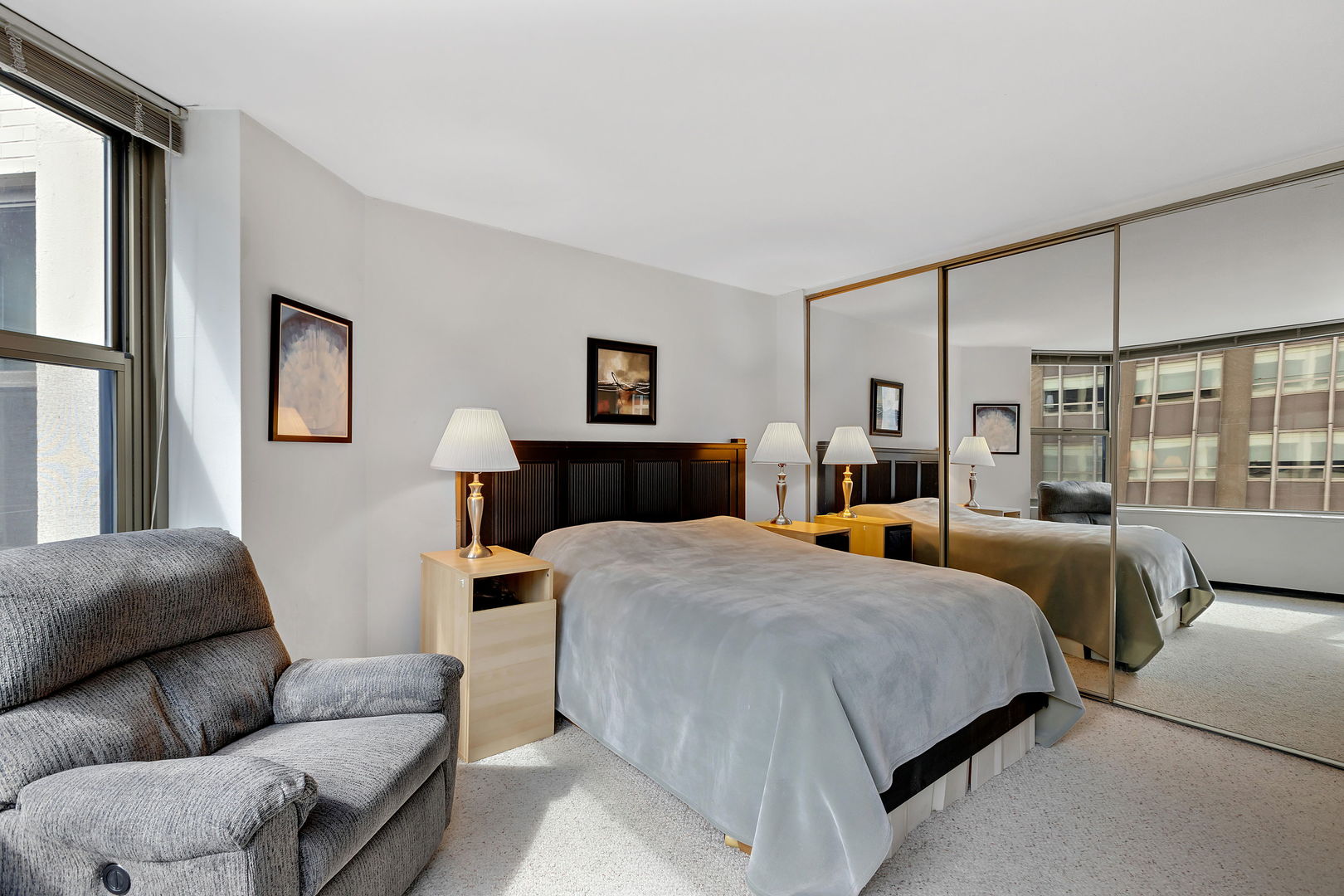 535 N Michigan Avenue Unit: 2105
