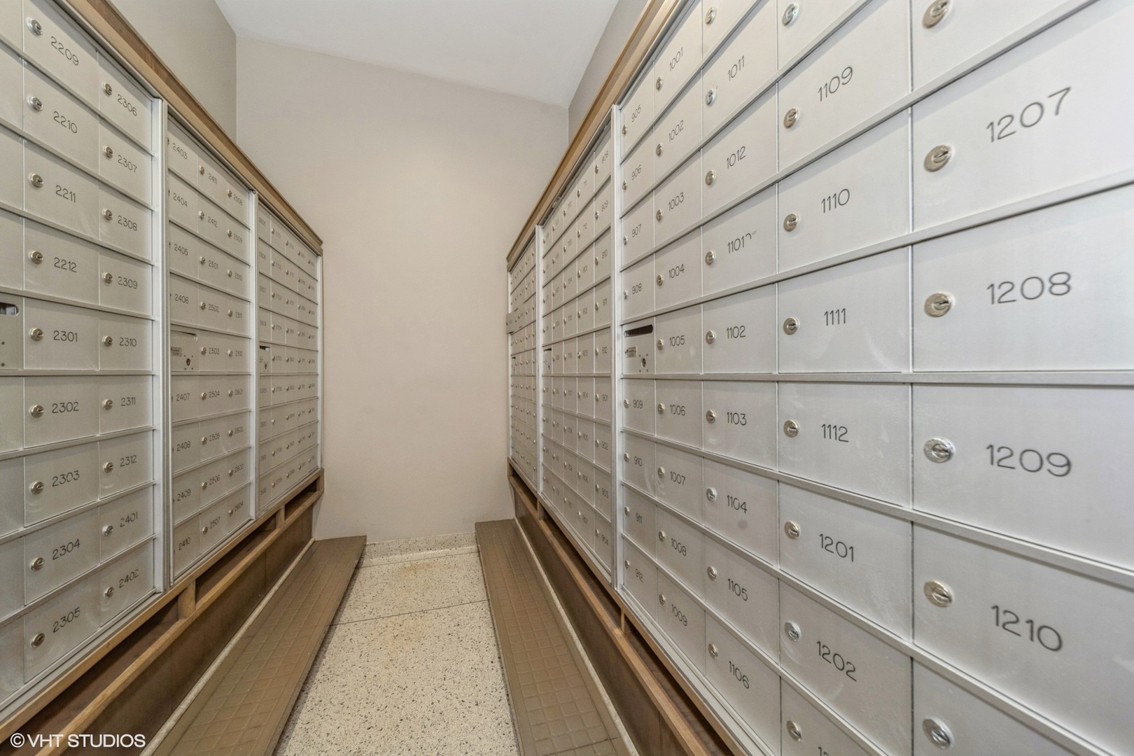1460 N Sandburg Terrace Unit: 212A