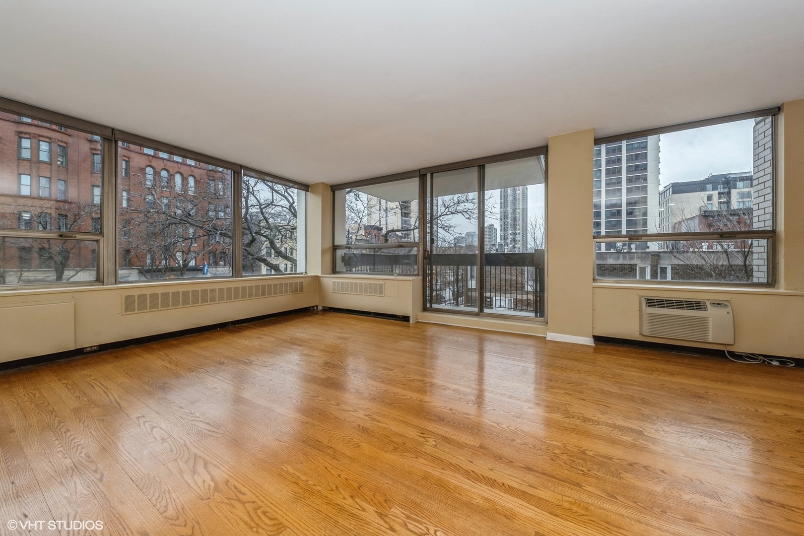 1460 N Sandburg Terrace Unit: 212A