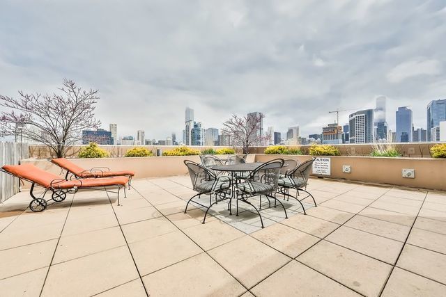 375 W Erie Street Unit: 219