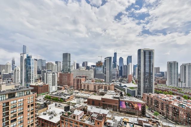 375 W Erie Street Unit: 219