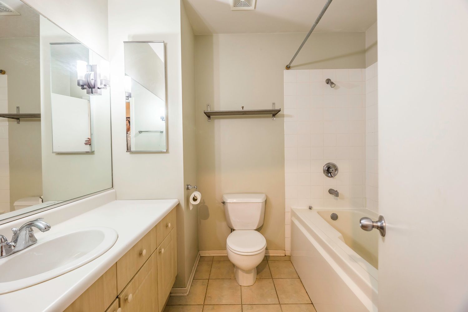375 W Erie Street Unit: 219