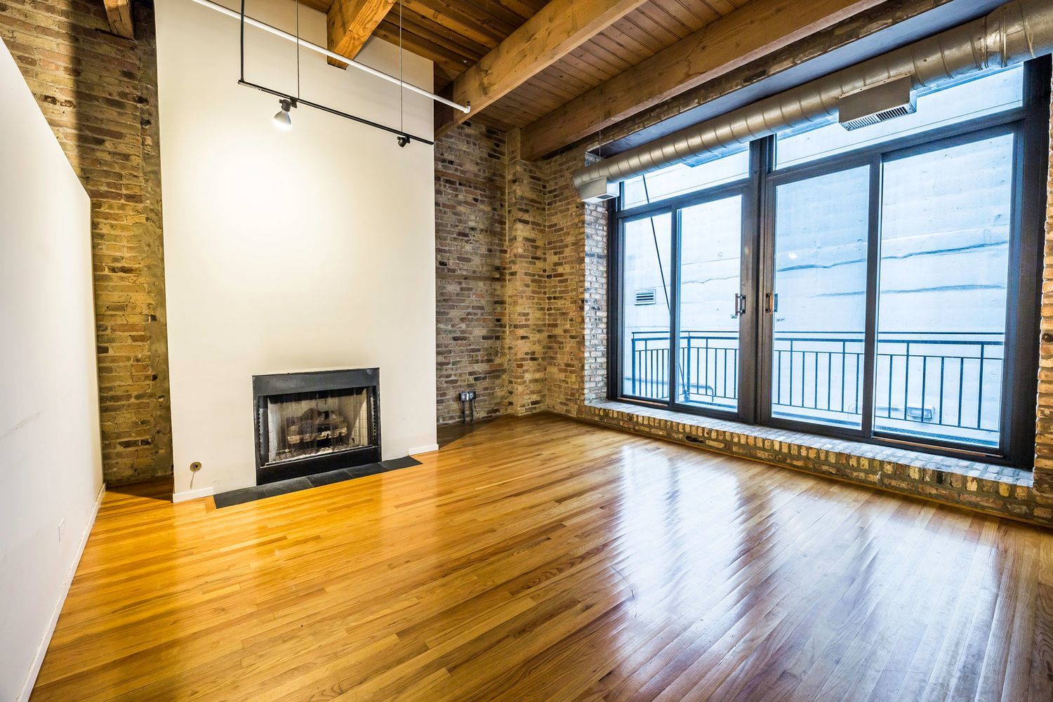 375 W Erie Street Unit: 219