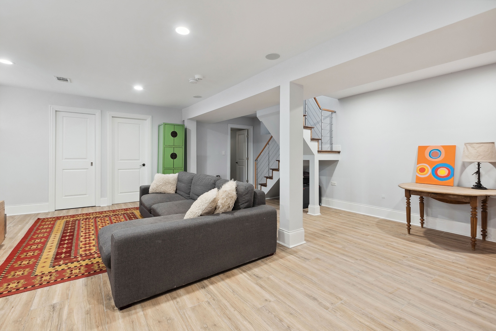 1729 W Rascher Avenue