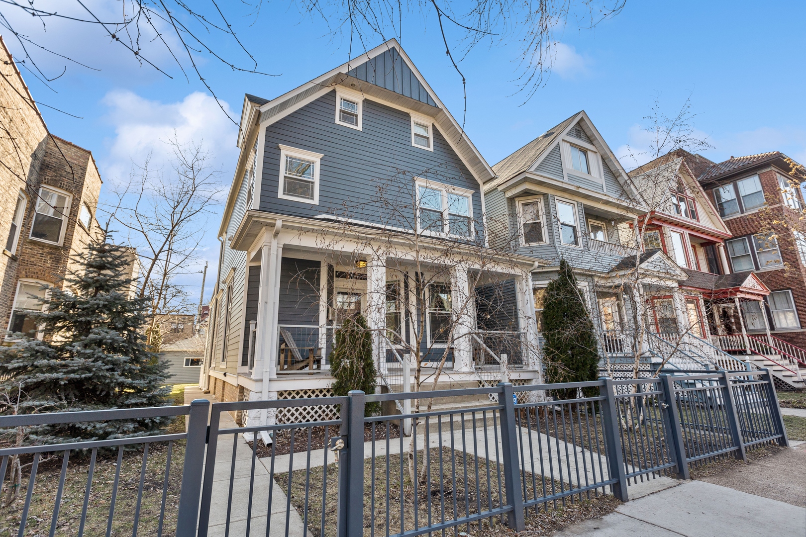 1729 W Rascher Avenue