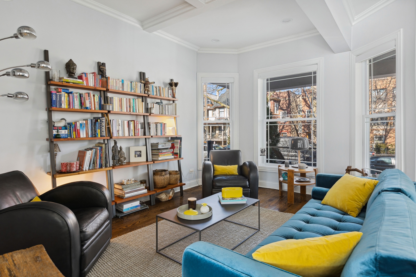 1729 W Rascher Avenue